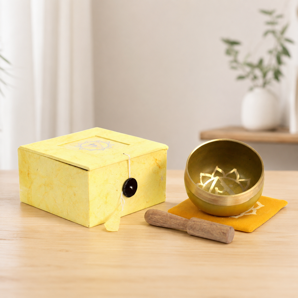 Solar Plexus Chakra Singing Bowl for Meditation - Authentic Indian Brass Sound Therapy Bowl (8x8x5 cm)