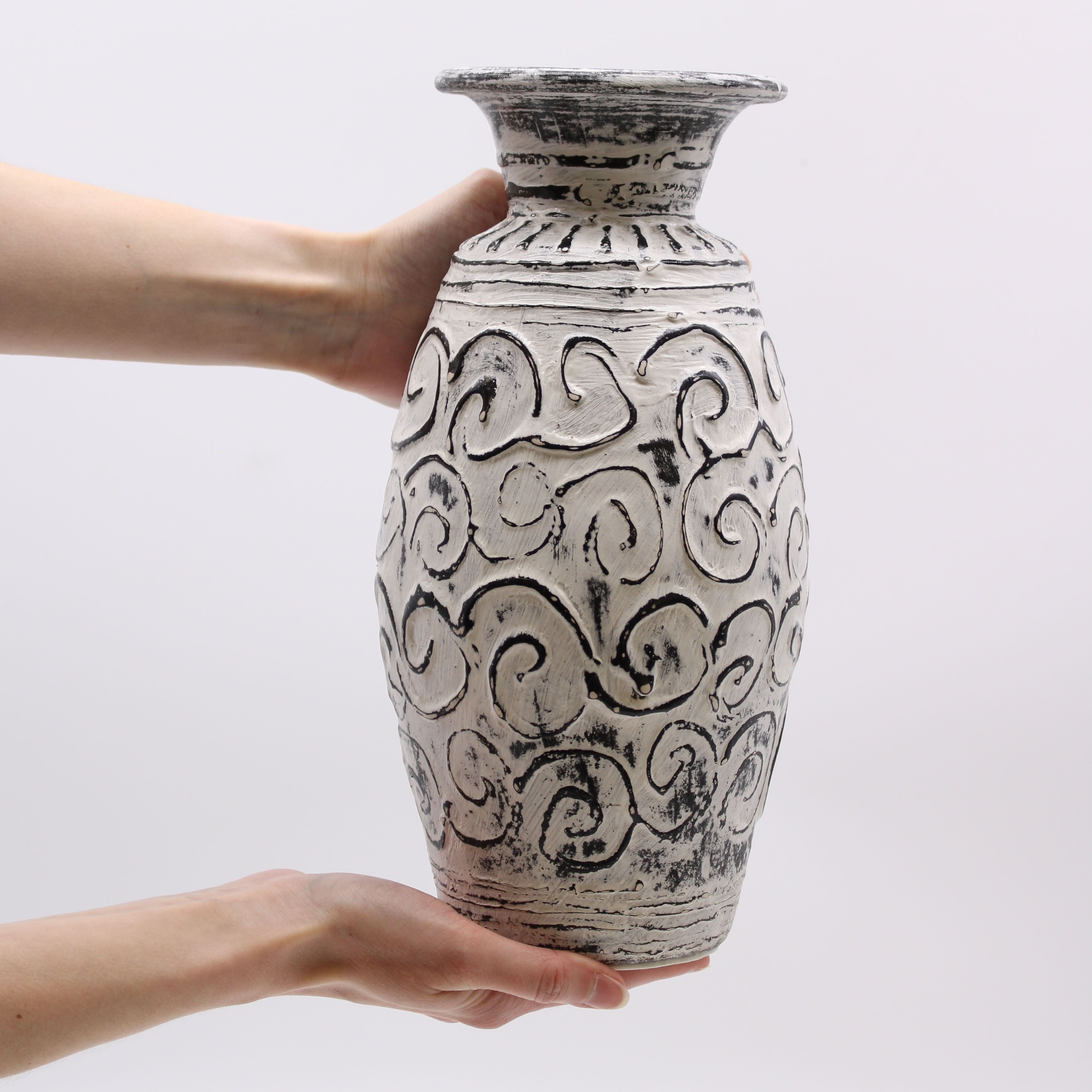 Handmade Lombok Ceramic Swirl Vase – Cream – Indonesian Artisan Pottery UK