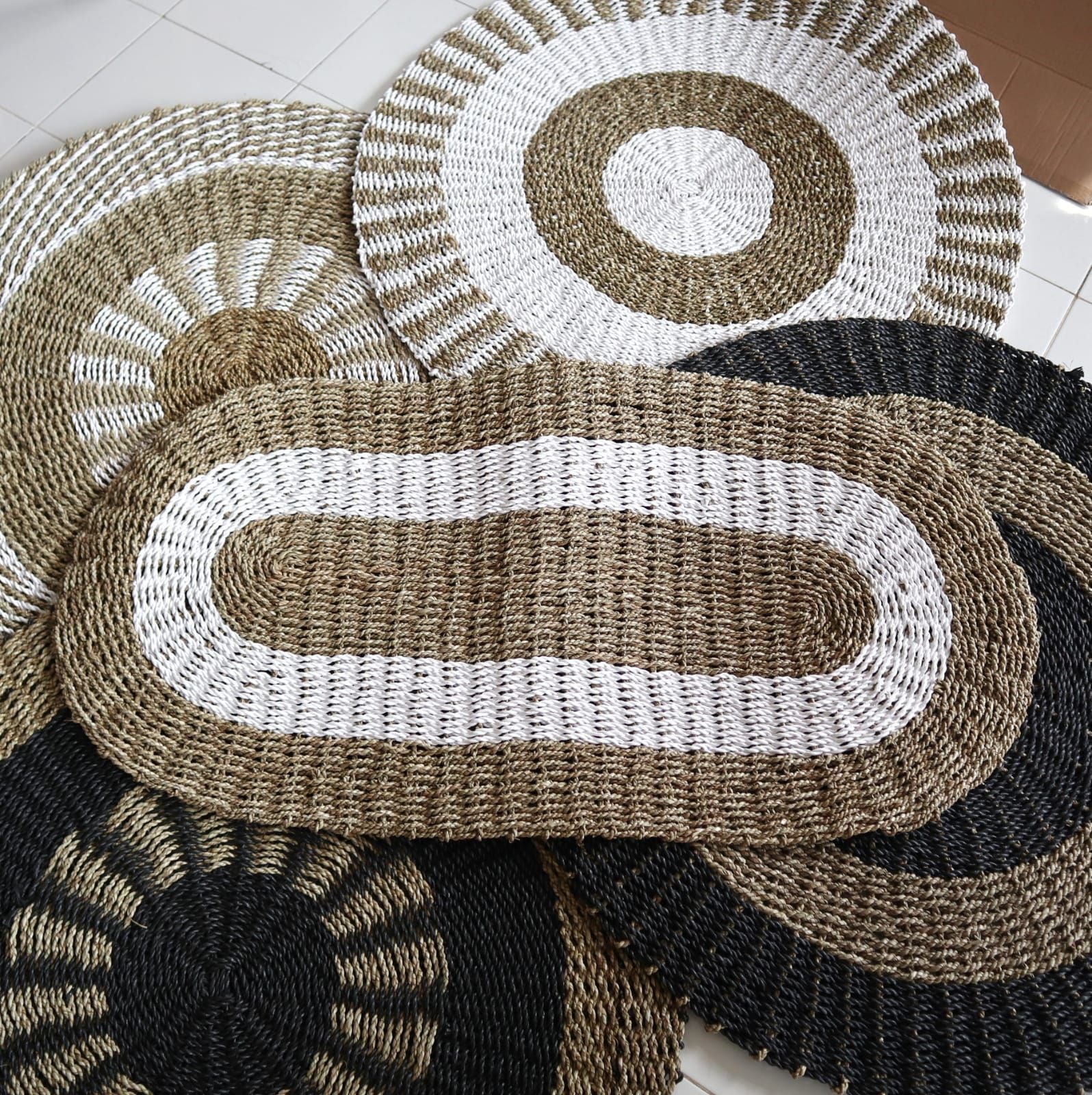 Oval Seagrass Rug 60x120cm – White & Tan Classic Design – Handmade Natural Jute Area Rug