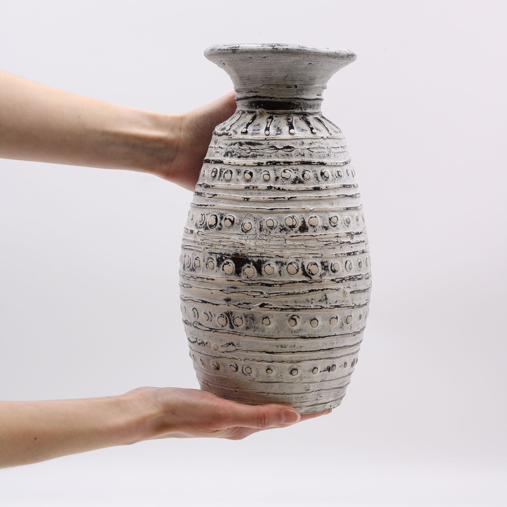 Handmade Lombok Ceramic Ceramic Vase – Cream – Indonesian Artisan Pottery UK