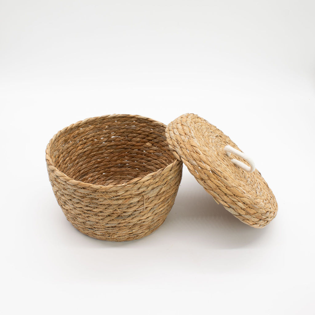 Set of 3 Round Seagrass & Cotton Baskets with Lids – Natural Woven Storage Baskets (21-29cm)