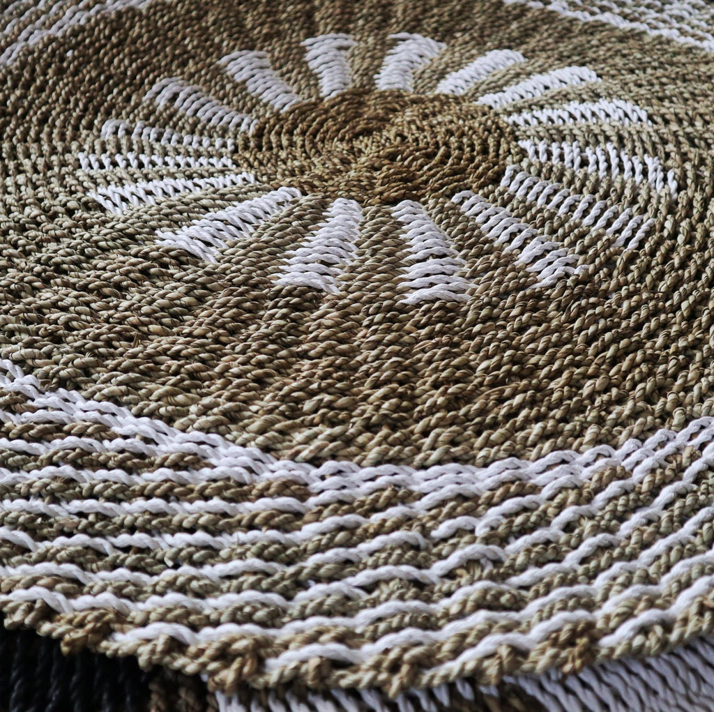Round Seagrass Rug 100cm – White & Tan Inner Sun Design – Handmade Natural Jute Area Rug