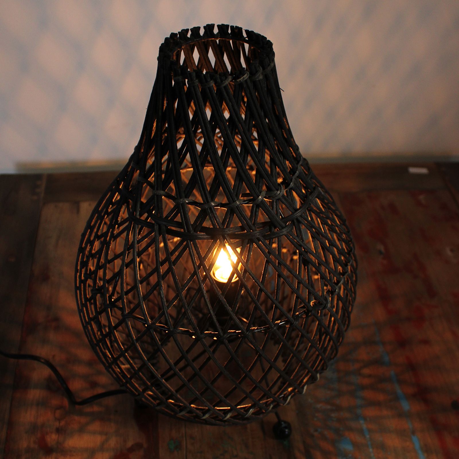 Black Rattan Table Lamp – Woven Boho Desk Light (H: 39cm, L: 24cm)