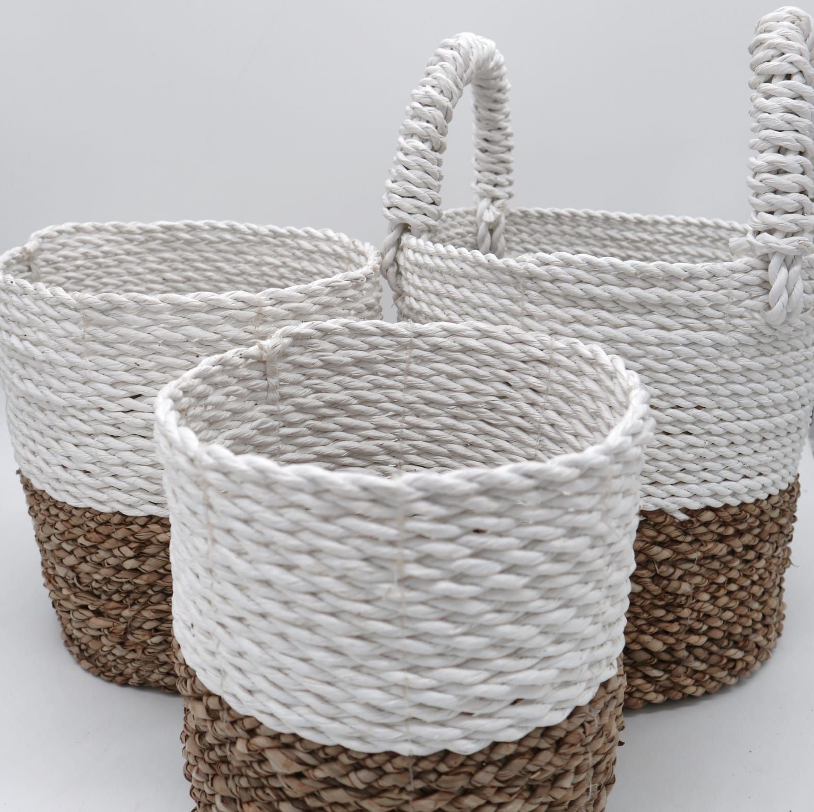 Set of 3 Round Seagrass Baskets – Natural & White – Woven Storage Baskets