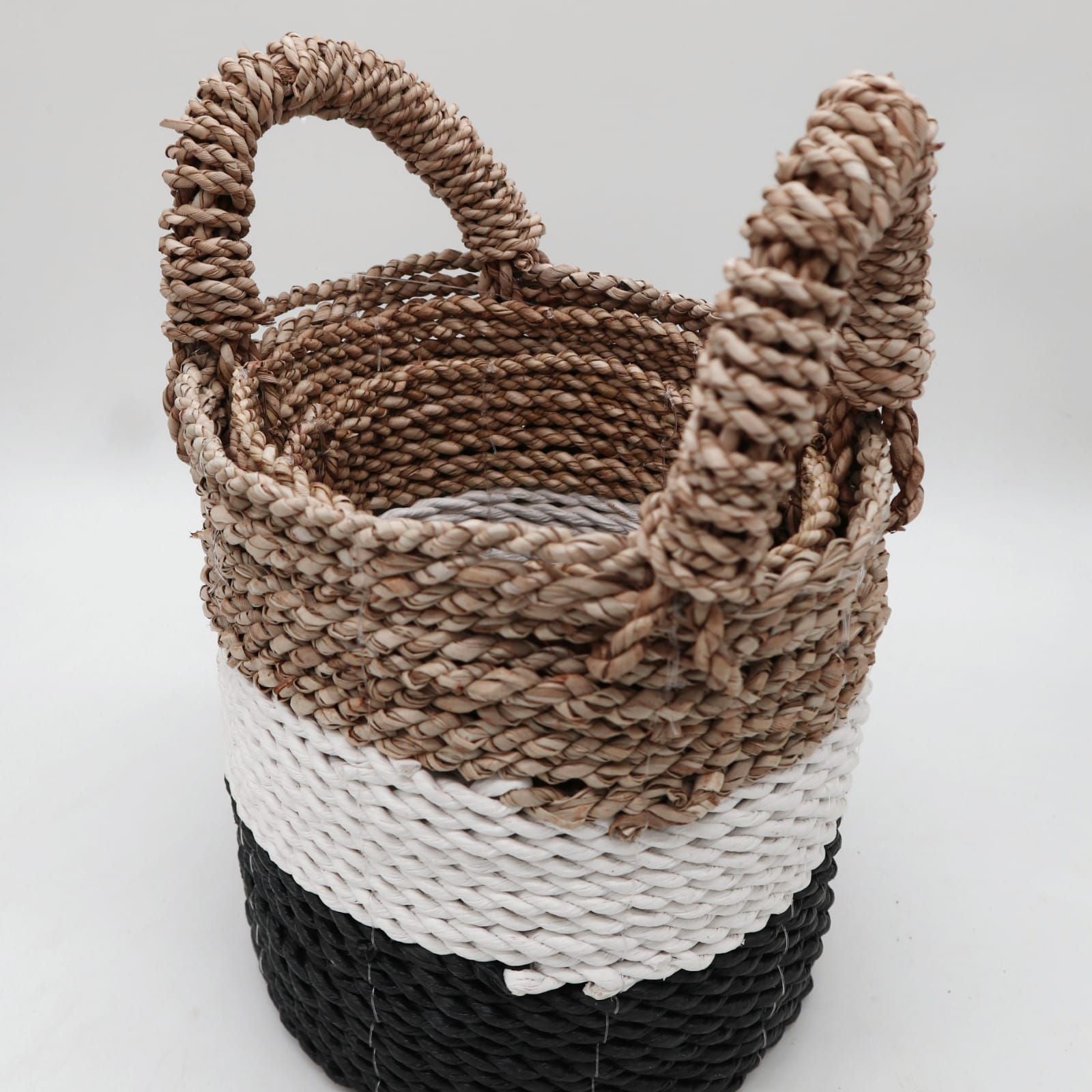 Set of 3 Round Seagrass Baskets – Dark Grey, White & Natural – Woven Storage Baskets