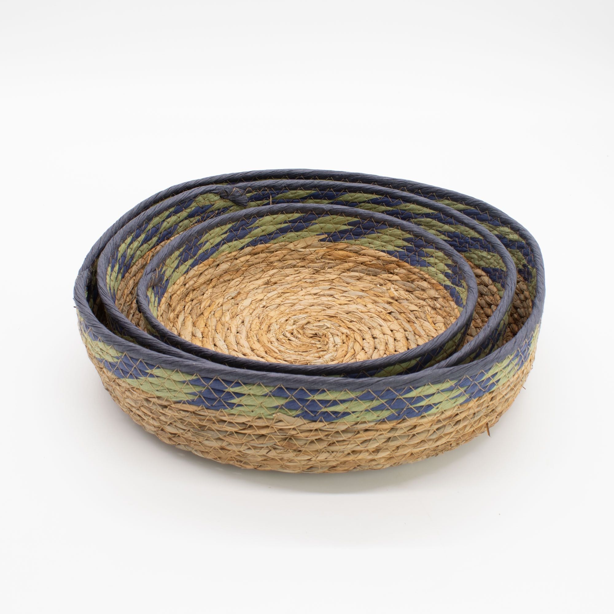 Set of 3 Round Straw & Seagrass Tray Baskets – Natural, Green & Blue – Woven Storage Trays (24-34cm)