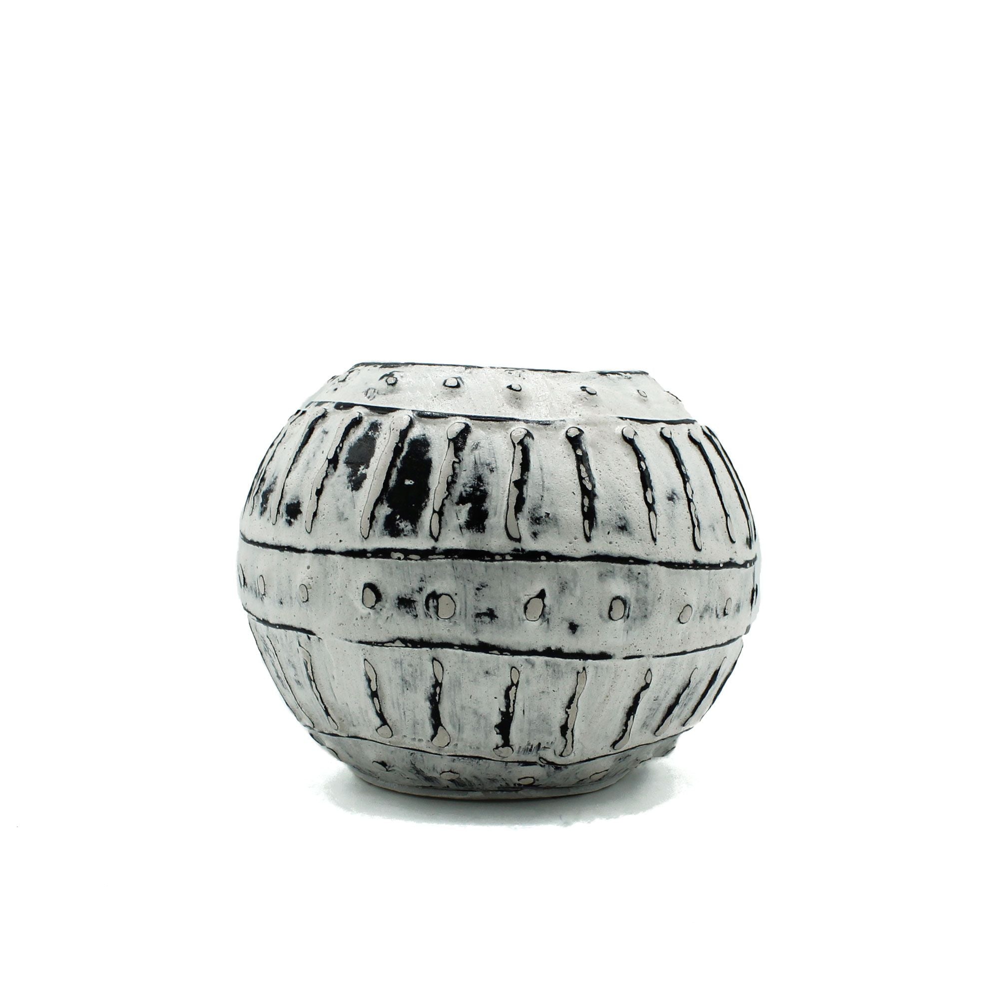 Handmade Lombok Ceramic Ceramic Vase – Cream – Indonesian Artisan Pottery UK