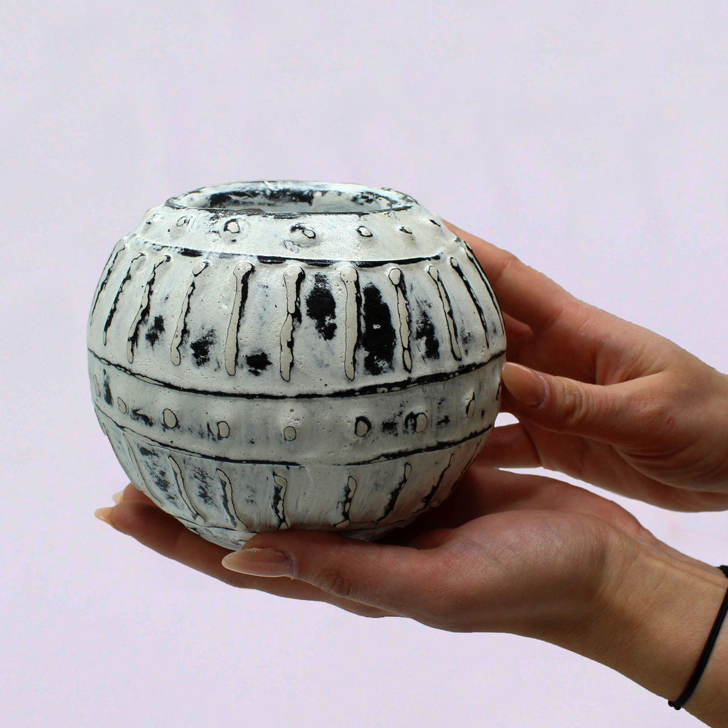Handmade Lombok Ceramic Ceramic Vase – Cream – Indonesian Artisan Pottery UK
